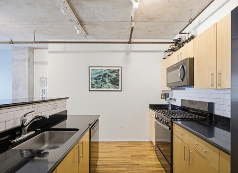 Tiny photo for 700 W Van Buren Street #602, Chicago, IL 60607 (MLS # 12567915)