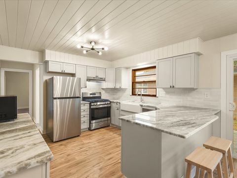 Tiny photo for 3633 N Court Street, Rockford, IL 61103 (MLS # 12501586)