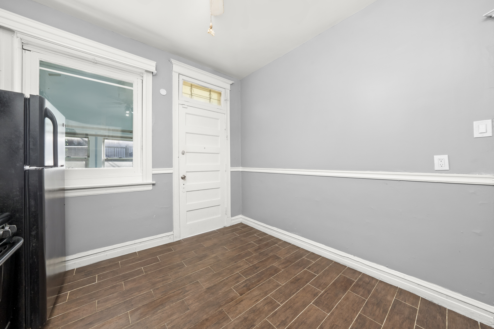 7841 S Burnham Avenue