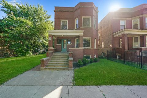 Photo of 7841 S Burnham Avenue, Chicago, IL 60649 (MLS # 12524999)