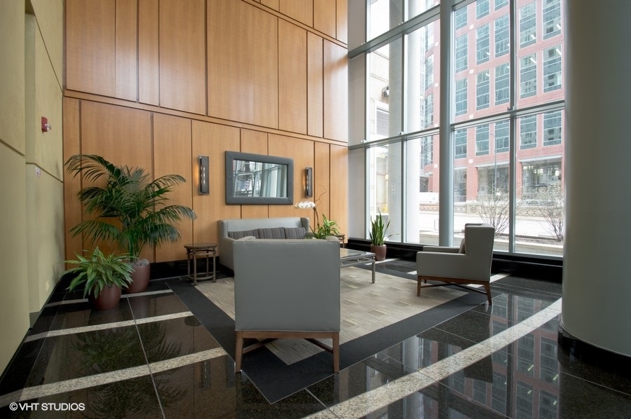 345 N Lasalle Street 2302