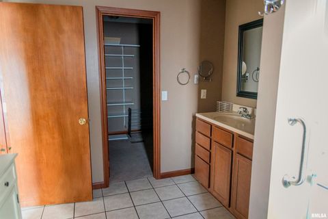 Tiny photo for 2208 CHERRY Lane, Quincy, IL 62305 (MLS # QC4269972)