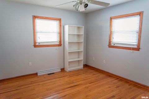 Tiny photo for 2208 CHERRY Lane, Quincy, IL 62305 (MLS # QC4269972)