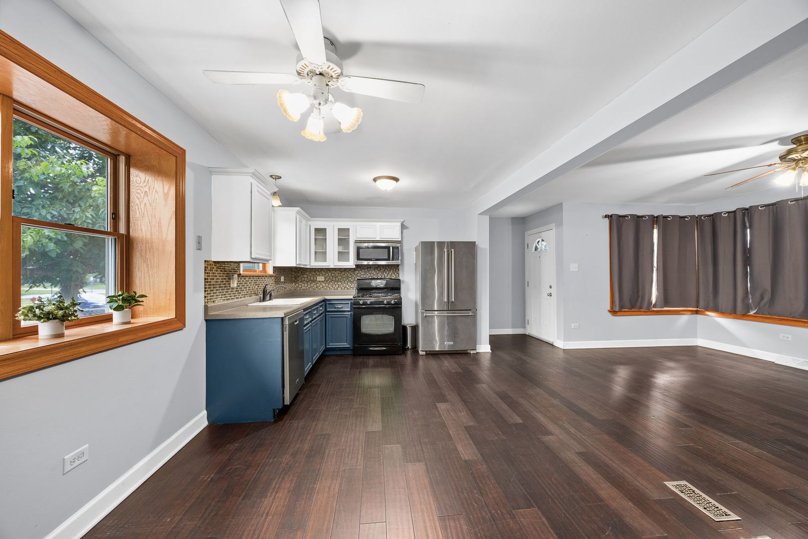 16419 Laura Lane