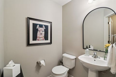 Tiny photo for 545 Metropolitan Street, Aurora, IL 60502 (MLS # 12500124)