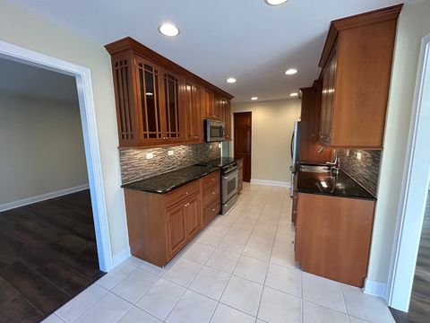 Tiny photo for 1 Oak Brook Club Drive #A105, Oak Brook, IL 60523 (MLS # 12625771)