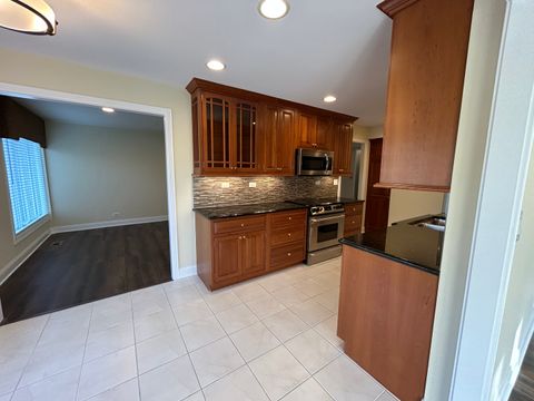 Tiny photo for 1 Oak Brook Club Drive #A105, Oak Brook, IL 60523 (MLS # 12625771)