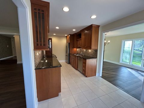 Tiny photo for 1 Oak Brook Club Drive #A105, Oak Brook, IL 60523 (MLS # 12625771)