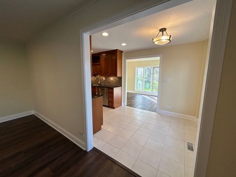 Tiny photo for 1 Oak Brook Club Drive #A105, Oak Brook, IL 60523 (MLS # 12625771)