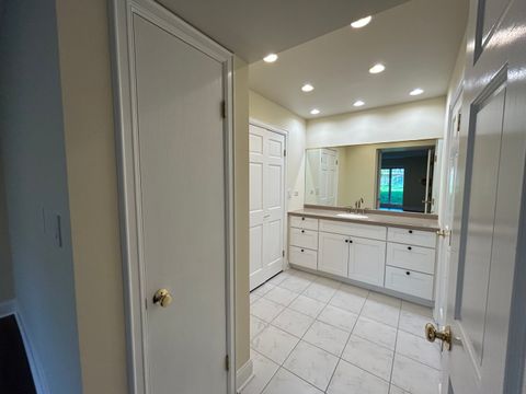 Tiny photo for 1 Oak Brook Club Drive #A105, Oak Brook, IL 60523 (MLS # 12625771)