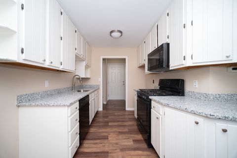 Tiny photo for 1424 Comanche Drive, Rockford, IL 61107 (MLS # 12555423)