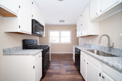 Tiny photo for 1424 Comanche Drive, Rockford, IL 61107 (MLS # 12555423)