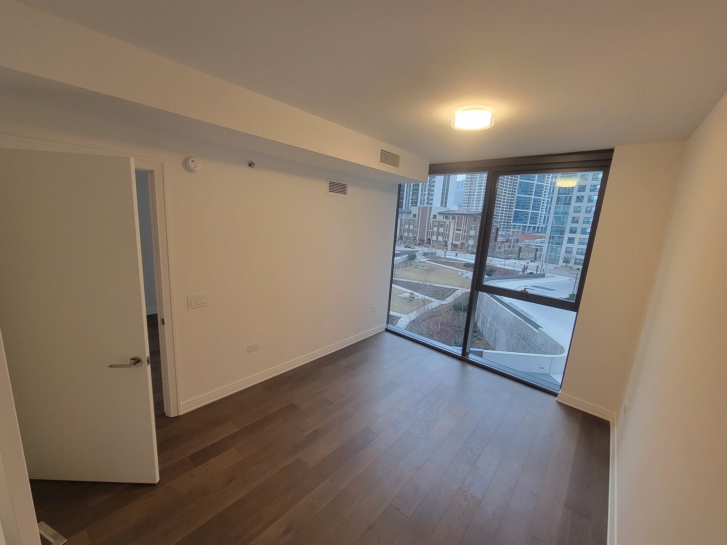 211 N Harbor Drive 307