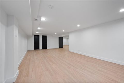 Tiny photo for 6600 N Kenton Avenue, Lincolnwood, IL 60712 (MLS # 12685697)