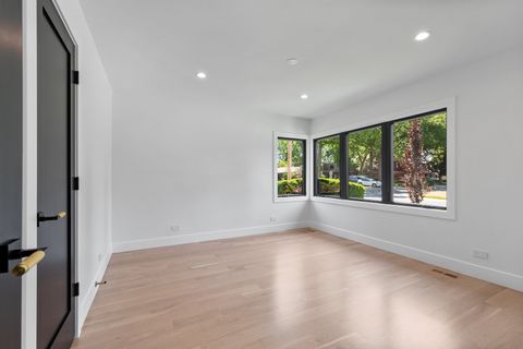 Tiny photo for 6600 N Kenton Avenue, Lincolnwood, IL 60712 (MLS # 12685697)