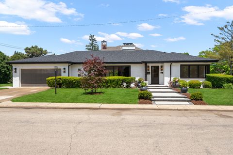 Tiny photo for 6600 N Kenton Avenue, Lincolnwood, IL 60712 (MLS # 12685697)