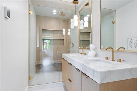Tiny photo for 6600 N Kenton Avenue, Lincolnwood, IL 60712 (MLS # 12685697)