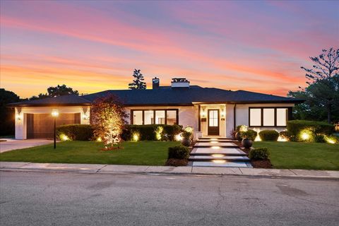 Tiny photo for 6600 N Kenton Avenue, Lincolnwood, IL 60712 (MLS # 12685697)