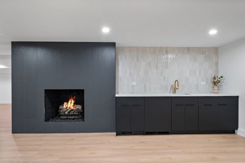 Tiny photo for 6600 N Kenton Avenue, Lincolnwood, IL 60712 (MLS # 12685697)
