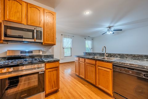 Tiny photo for 604 BLACKSTONE Court, Aurora, IL 60504 (MLS # 12670741)