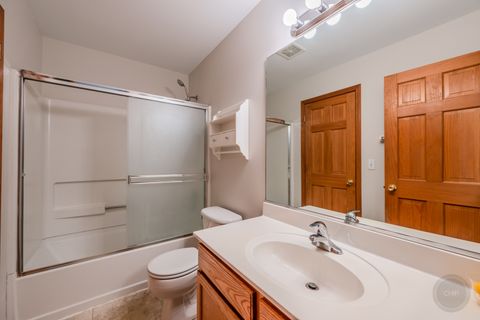 Tiny photo for 604 BLACKSTONE Court, Aurora, IL 60504 (MLS # 12670741)