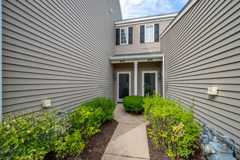 Tiny photo for 604 BLACKSTONE Court, Aurora, IL 60504 (MLS # 12670741)