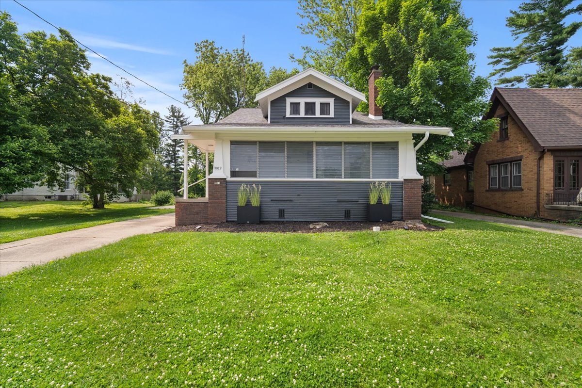 1009 Hovey Avenue