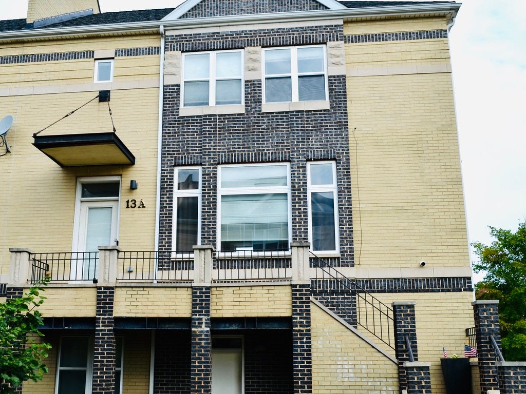 6200 S Ingleside Avenue 13A