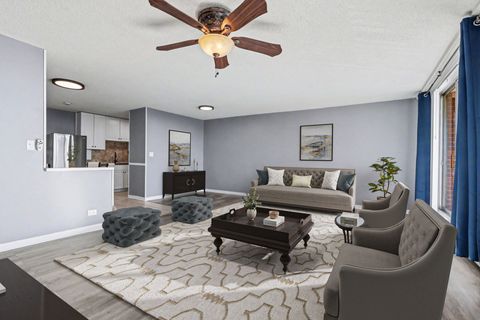 Tiny photo for 2201 S Highland Avenue #4L, Lombard, IL 60148 (MLS # 12598066)