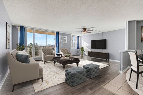 Tiny photo for 2201 S Highland Avenue #4L, Lombard, IL 60148 (MLS # 12598066)