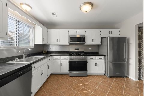 Tiny photo for 9E Fernwood Drive, Bolingbrook, IL 60440 (MLS # 12622033)