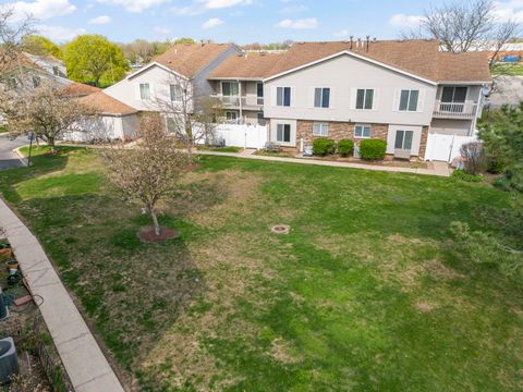 Tiny photo for 9E Fernwood Drive, Bolingbrook, IL 60440 (MLS # 12622033)