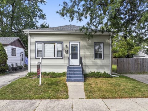 Photo of 1038 Indiana Avenue, Waukegan, IL 60085 (MLS # 12478321)