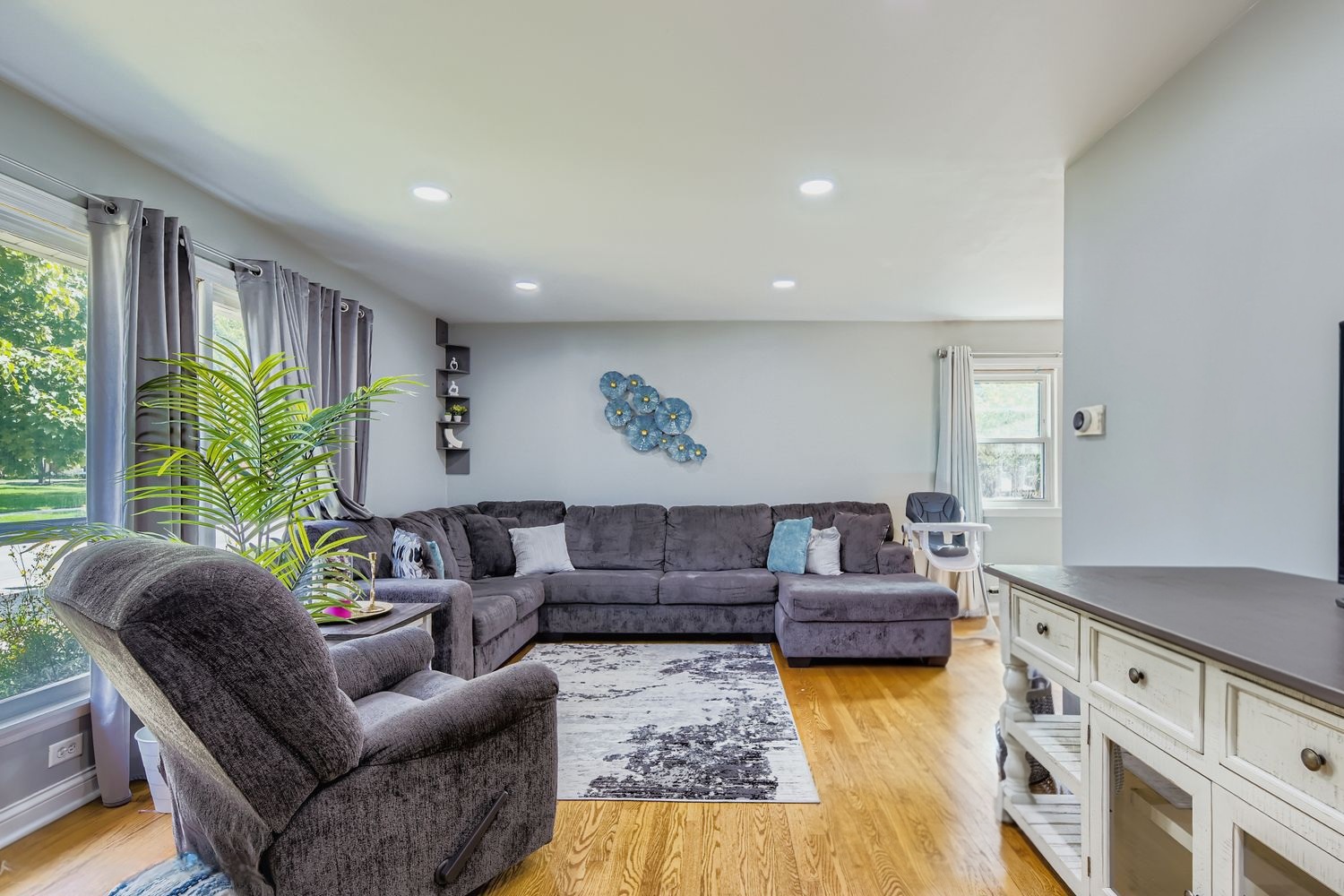 4509 W 105th Street