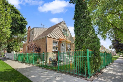 Tiny photo for 11301 S Avenue H, Chicago, IL 60617 (MLS # 12689111)