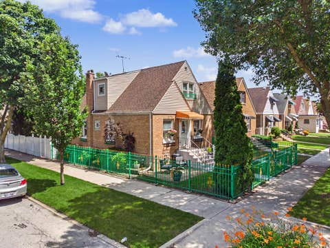 Tiny photo for 11301 S Avenue H, Chicago, IL 60617 (MLS # 12689111)