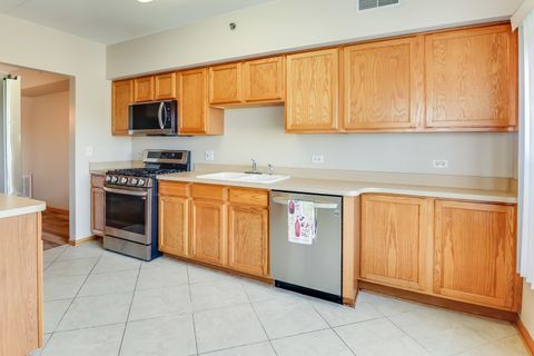 Tiny photo for 1200 S Prospect Avenue #303, Elmhurst, IL 60126 (MLS # 12484478)