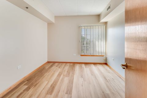 Tiny photo for 1200 S Prospect Avenue #303, Elmhurst, IL 60126 (MLS # 12484478)
