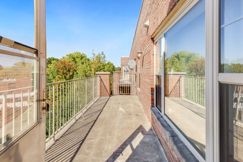 Tiny photo for 1200 S Prospect Avenue #303, Elmhurst, IL 60126 (MLS # 12484478)