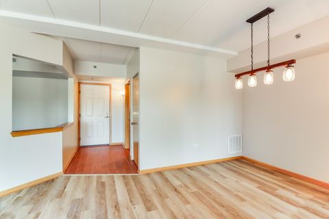 Tiny photo for 1200 S Prospect Avenue #303, Elmhurst, IL 60126 (MLS # 12484478)