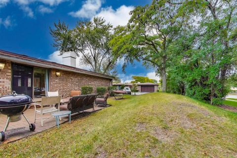 Tiny photo for 2545 Salceda Drive, Northbrook, IL 60062 (MLS # 12483487)