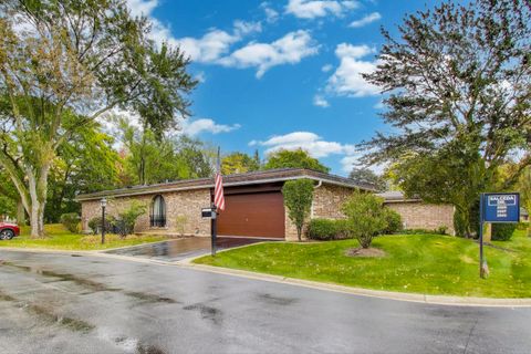 Tiny photo for 2545 Salceda Drive, Northbrook, IL 60062 (MLS # 12483487)