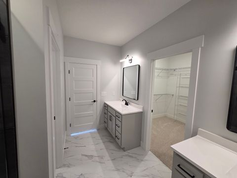 Tiny photo for 19 Brookstone Circle, Bloomington, IL 61704 (MLS # 12597149)