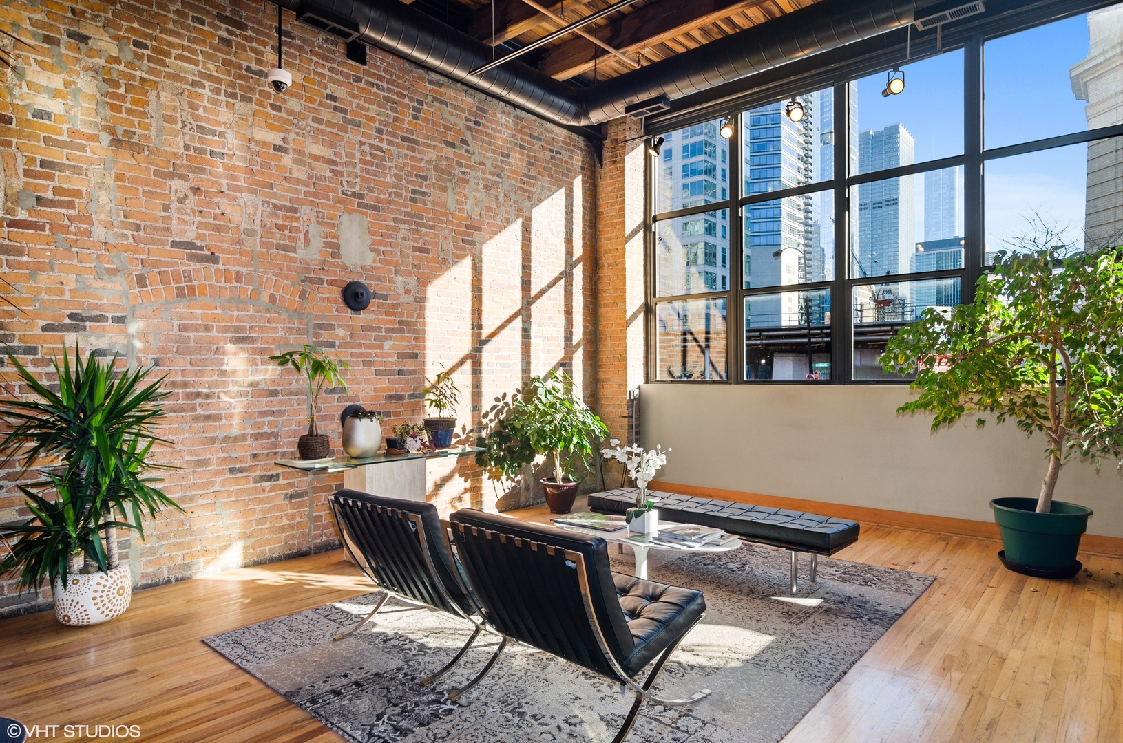 226 N Clinton Street 514A