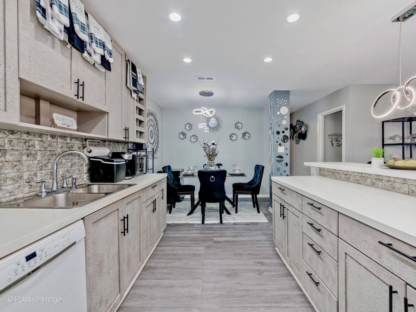 1717 W Crystal Lane 702