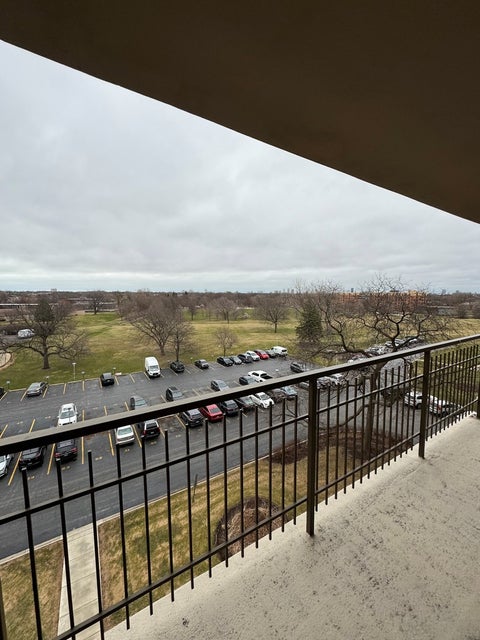 Tiny photo for 6933 N kedzie Avenue #615, Chicago, IL 60645 (MLS # 12657098)