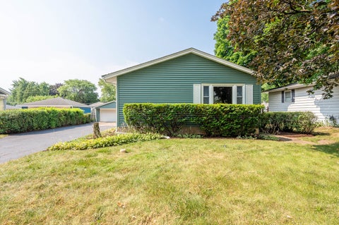 Photo of 2203 Kirchoff Road, Rolling Meadows, IL 60008 (MLS # 12712866)