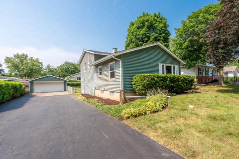 Tiny photo for 2203 Kirchoff Road, Rolling Meadows, IL 60008 (MLS # 12712866)