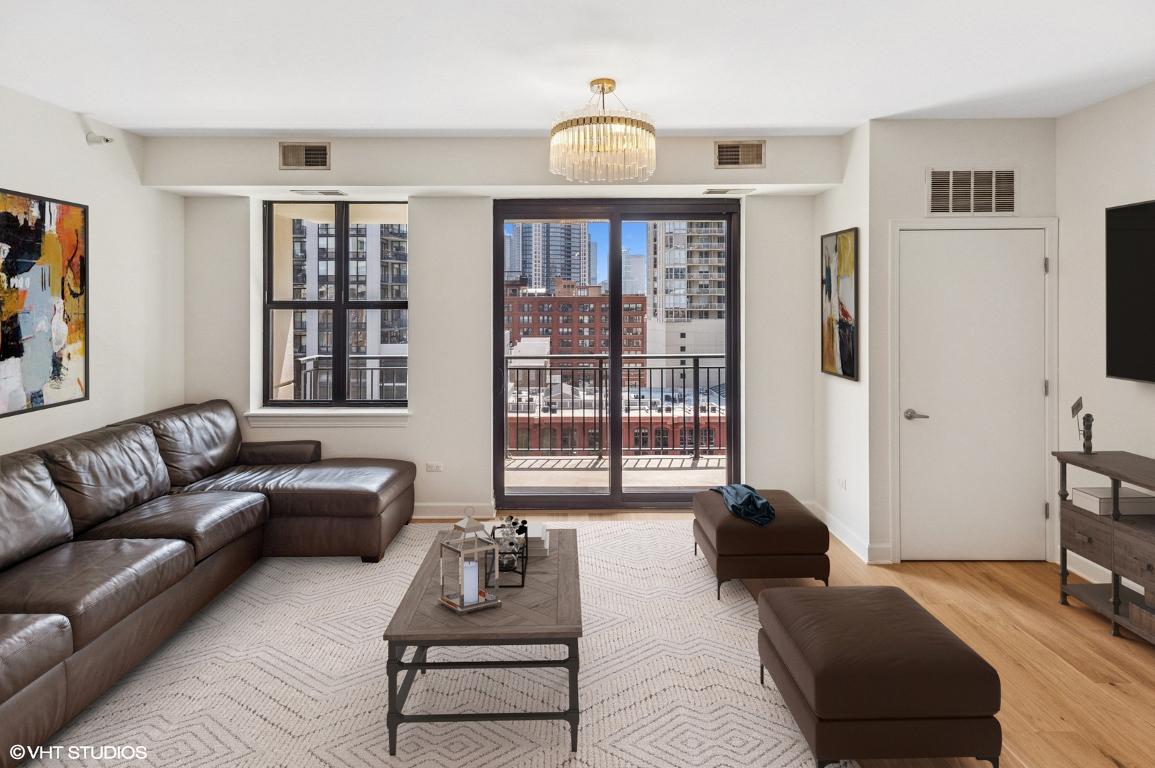 451 W Huron Street 910