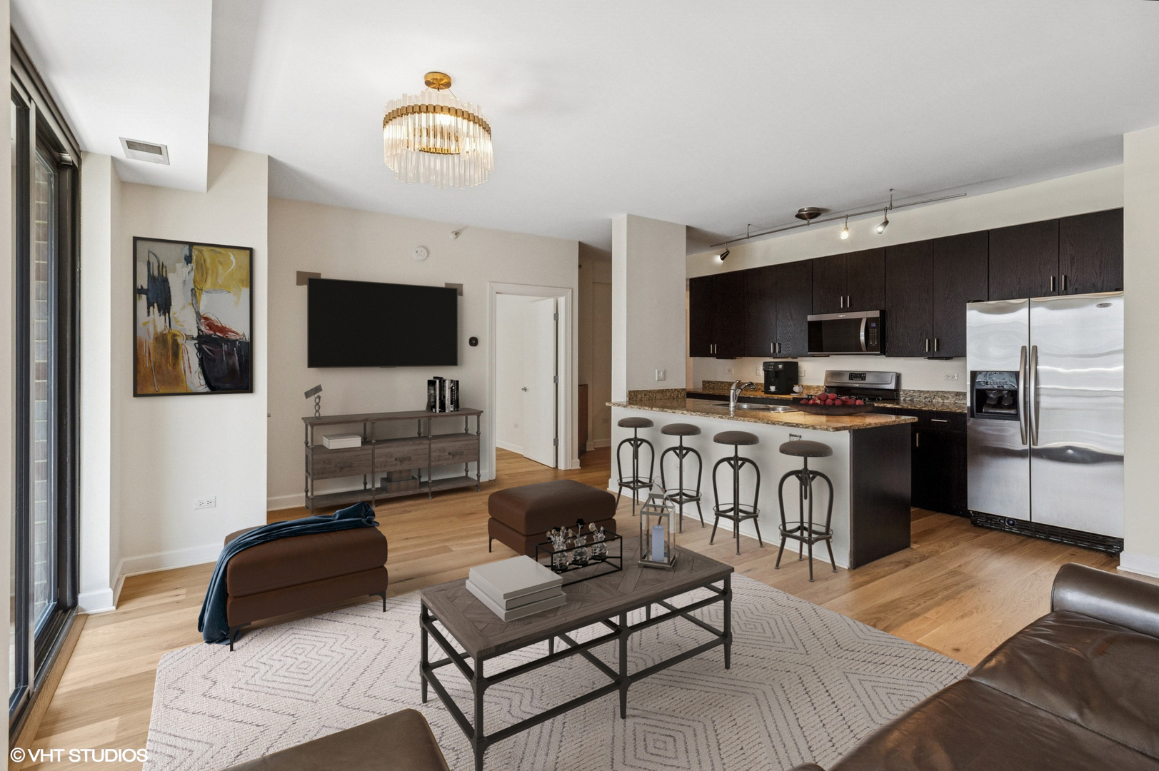 451 W Huron Street 910